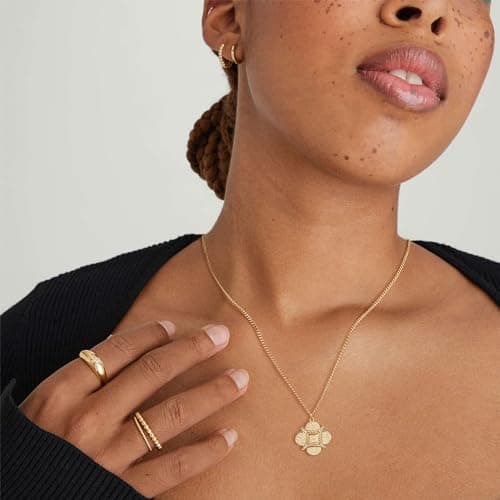 Valloey Rover Gold Necklace for Women 14K Gold Plated Clover Pendant Necklace Dainty Curb Chain Necklace Simple Jewelry Gift for Women - Thumbnail 3
