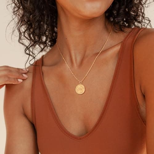 Valloey Rover Initial Necklaces for Women 14K Gold Plated Cubic Zirconia Letter Necklce Round Pendant Double Side Engraved B Necklace Personalized Jewelry Gift for Women - Thumbnail 4