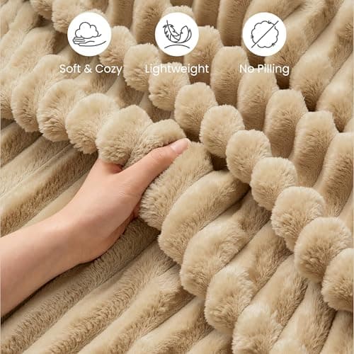 Joiedomi Brown Throw Blanket for Couch, Soft & Warm Brown Fleece Blankets Gifts for Women Mom, Cozy Cute Soft Throw 50x60 Inches - Thumbnail 4